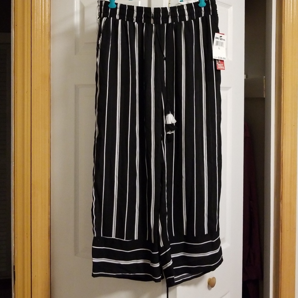 Hot Kiss Pants